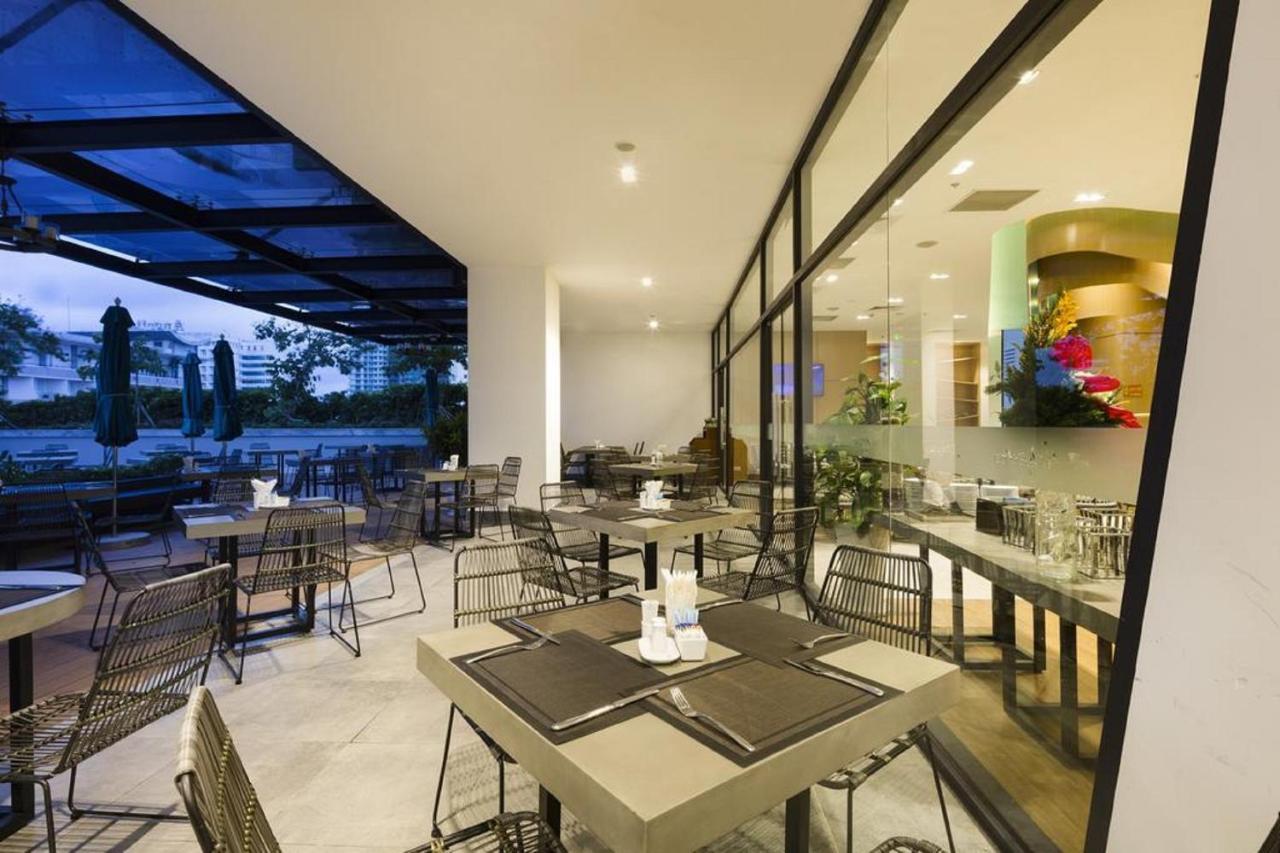 Parama Apartments Balcony Beachfront Nha Trang Bagian luar foto