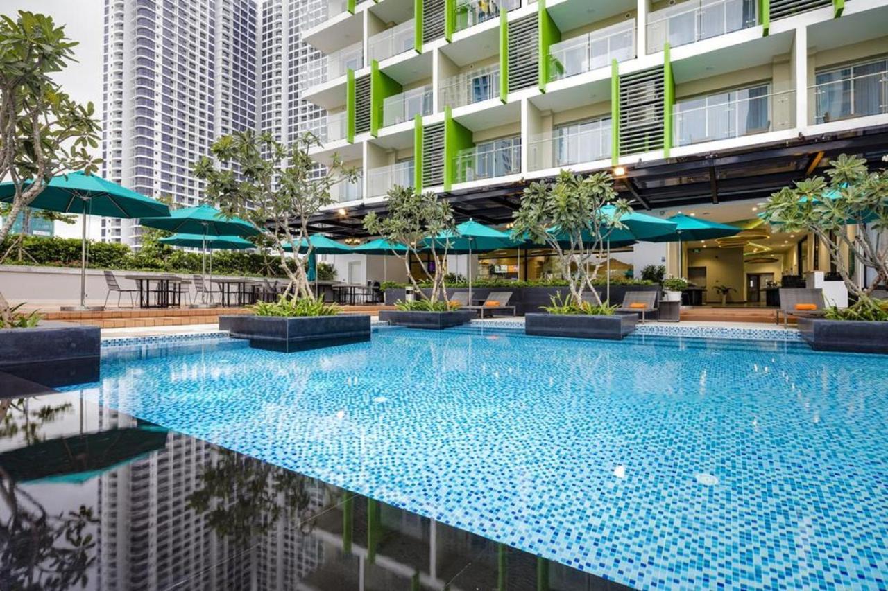 Parama Apartments Balcony Beachfront Nha Trang Bagian luar foto