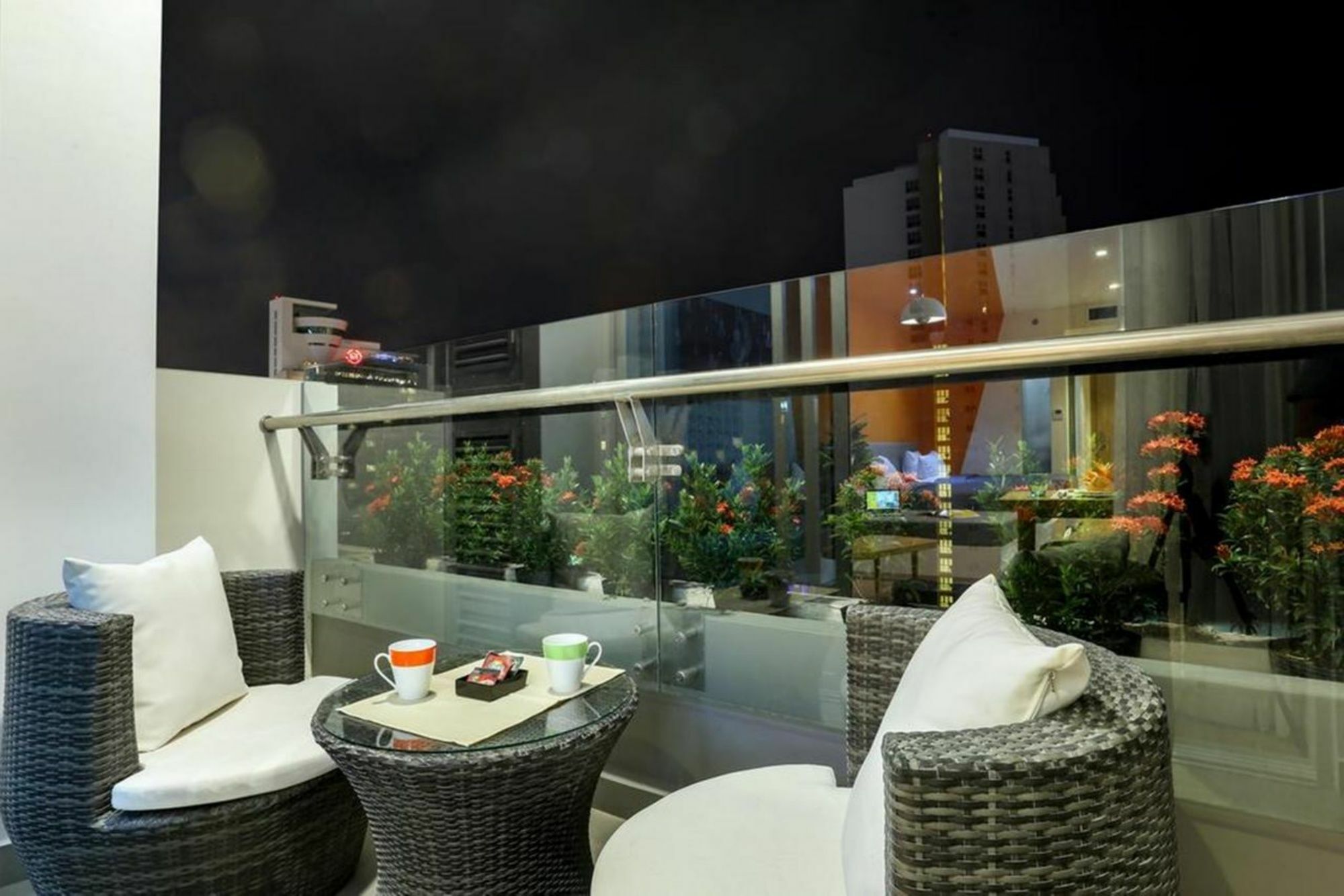 Parama Apartments Balcony Beachfront Nha Trang Bagian luar foto