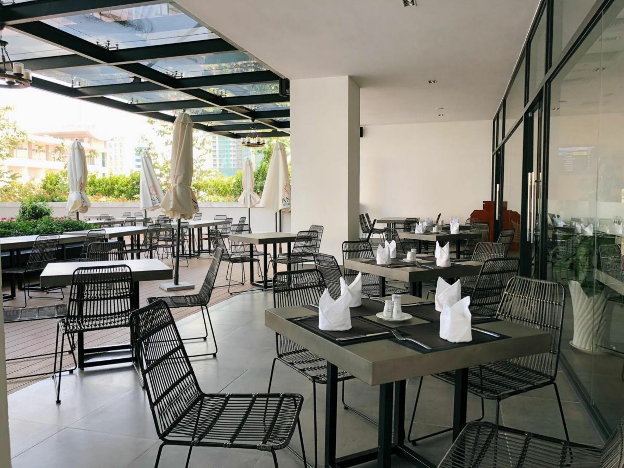 Parama Apartments Balcony Beachfront Nha Trang Bagian luar foto